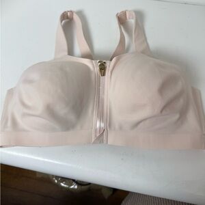 Victoria's Secret Knockout Maximum Support Front-Close Sports Bra